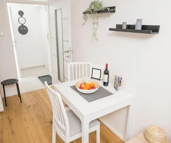 Cozy Favoriten Apartman